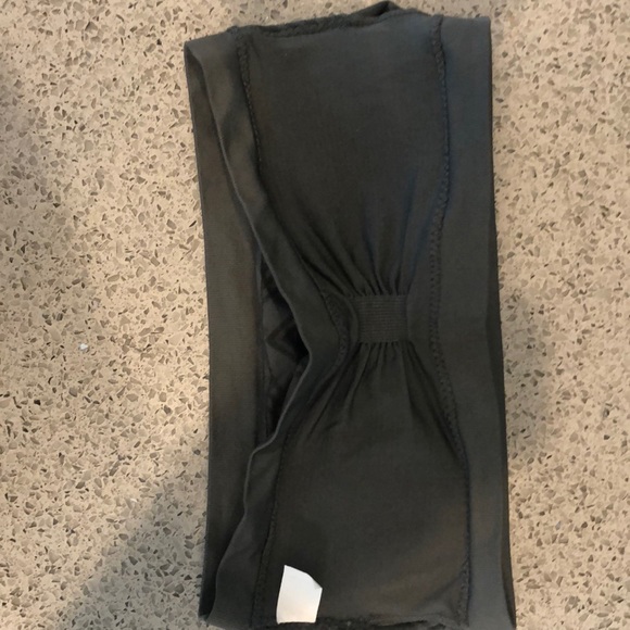 🍍SO seamless strapless bra🍍 - Picture 3 of 3